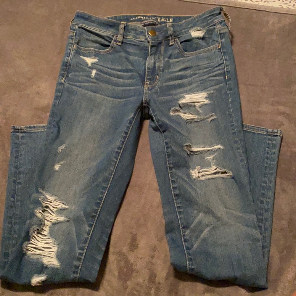 American Eagle Ripped Slinny Jeans